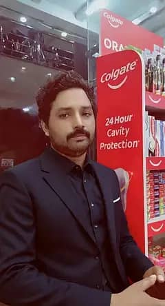 agar koi Apne kharche per mujhe Bahar Le Jana Chahta hai to main