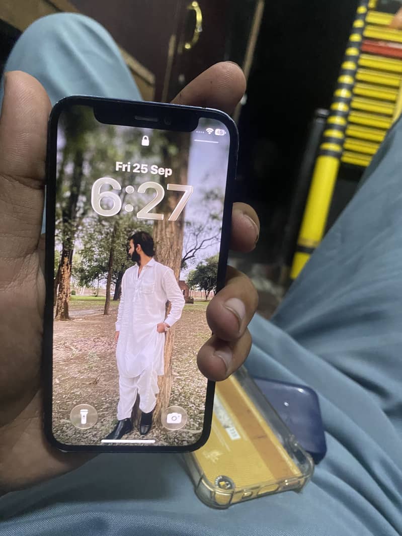Apple iPhone 12 mini 3