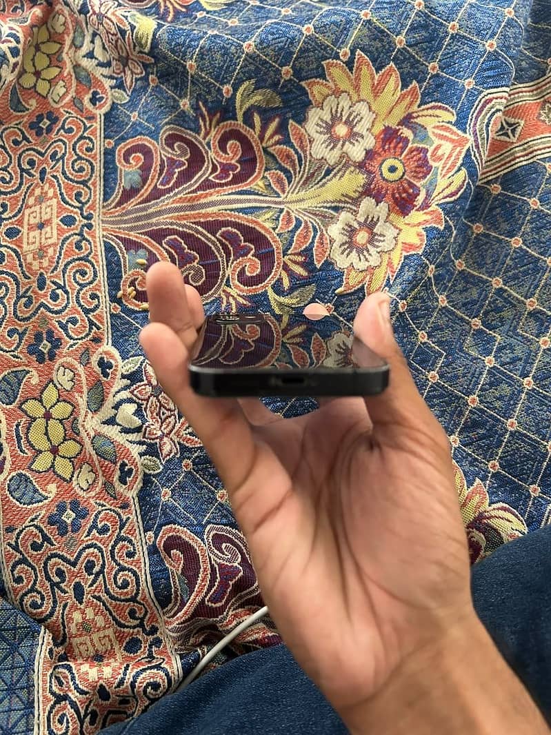 Apple iPhone 12 mini 3