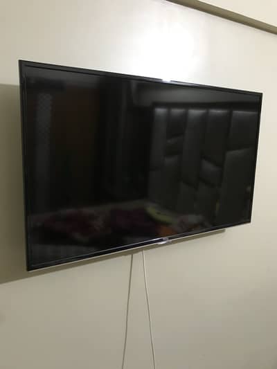 TCL 40 inch LED TV Panel Damaged Only