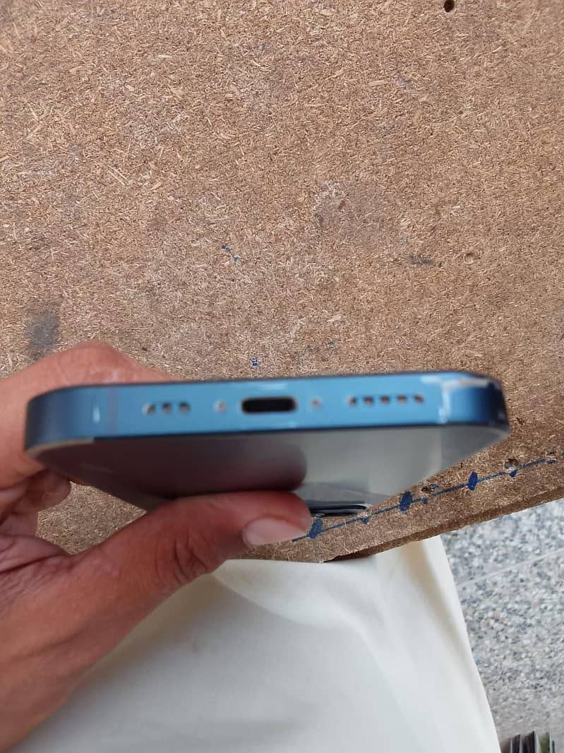 Apple iPhone 13 3