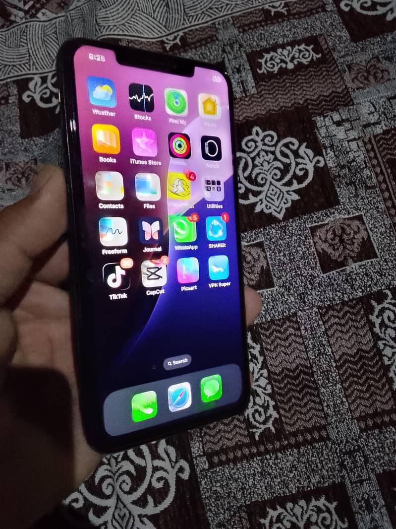 Apple iPhone XS Max 0