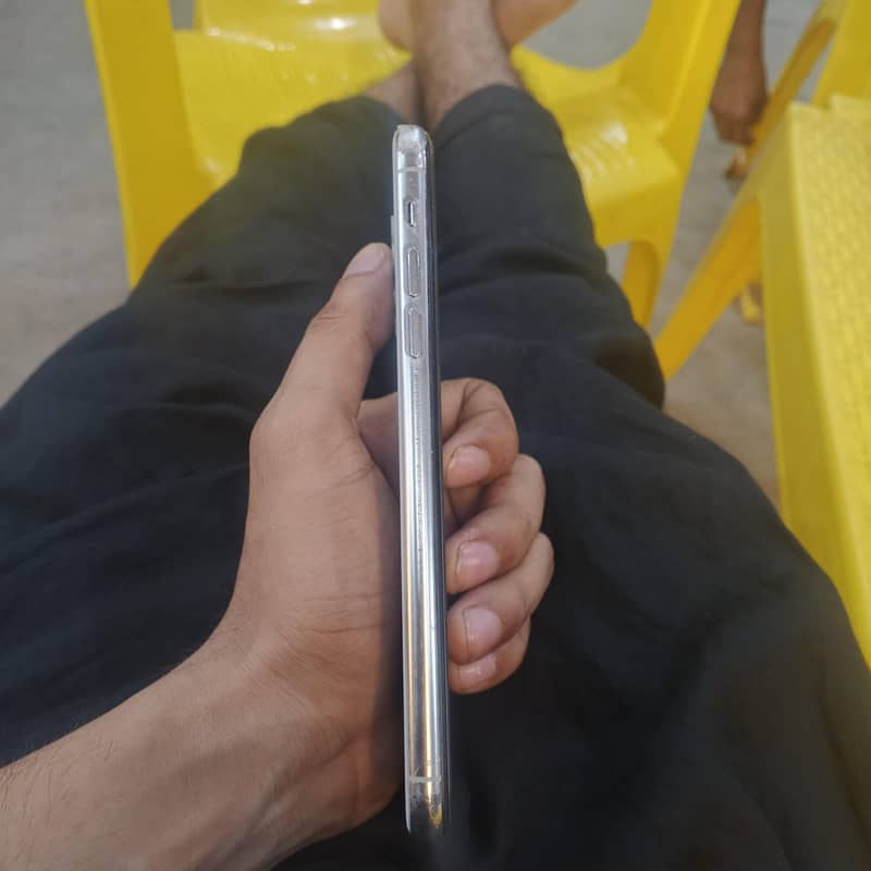 Apple iPhone 11 Pro Max 5