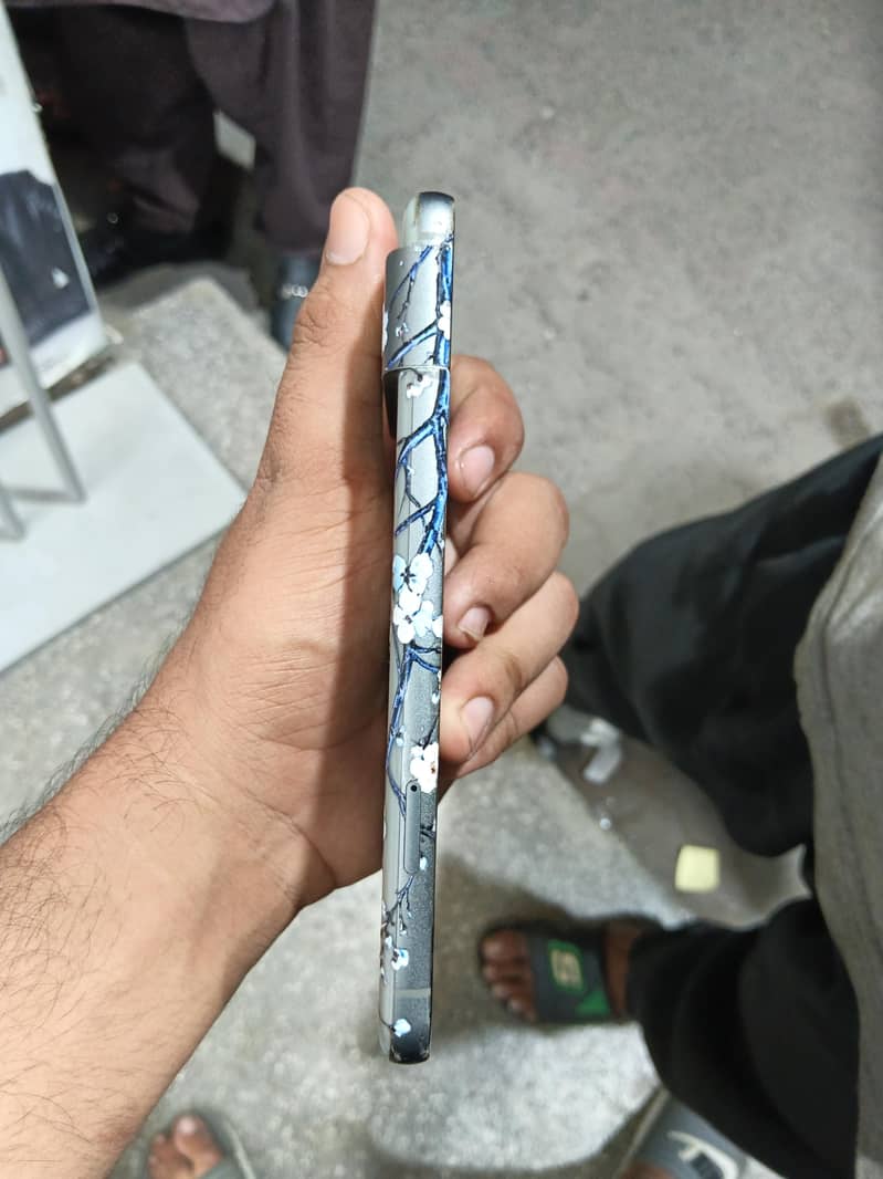 Google Pixel 8 4