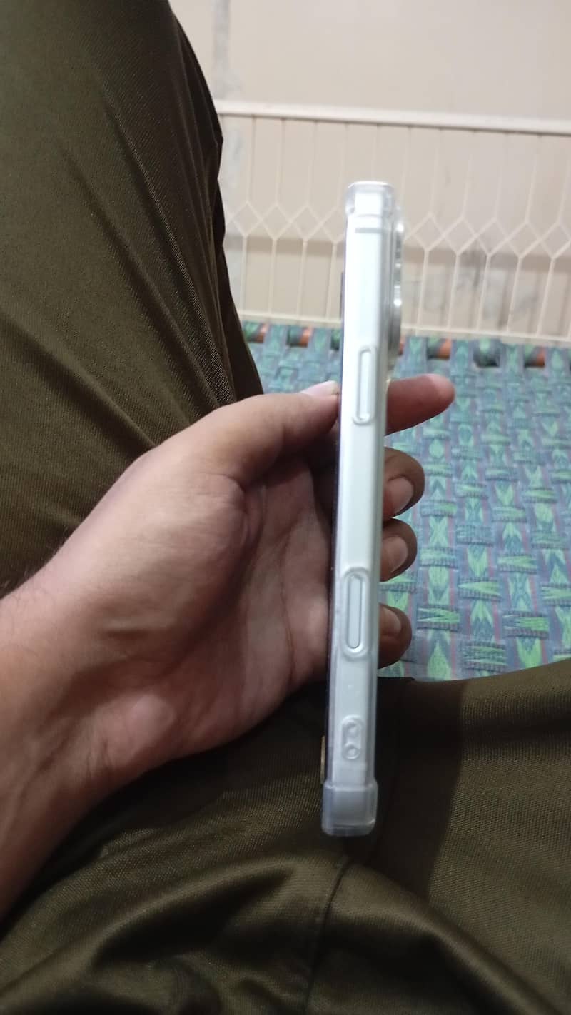 Apple iPhone 17 Pro Max 1