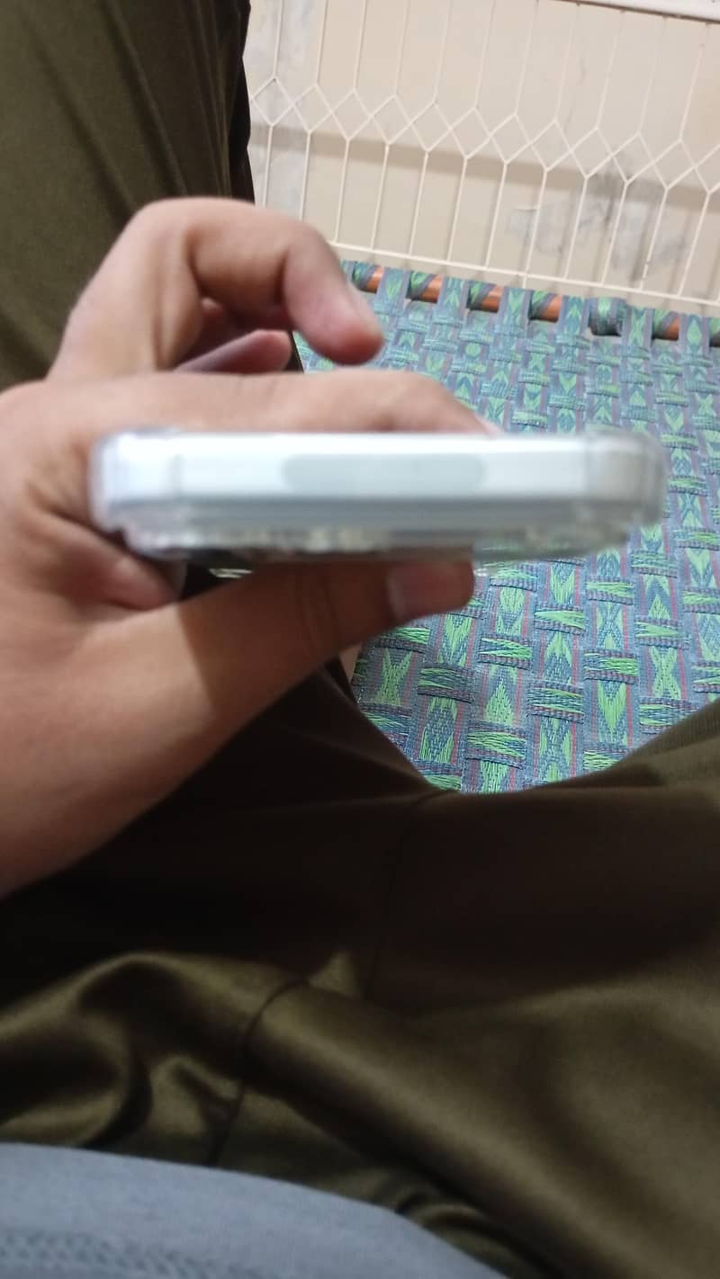 Apple iPhone 17 Pro Max 2