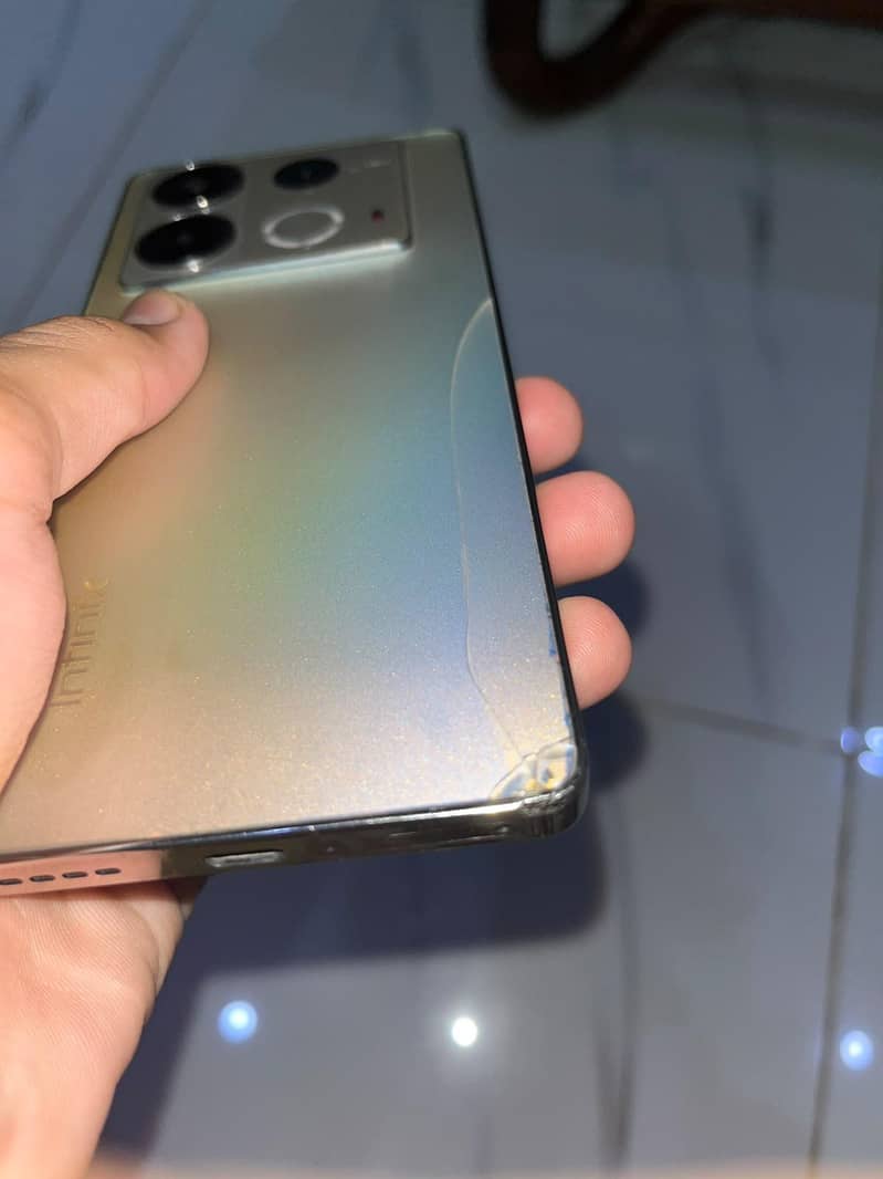Infinix Note 40 7