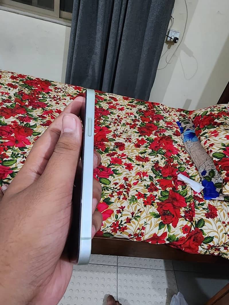 Apple iPhone 12 2