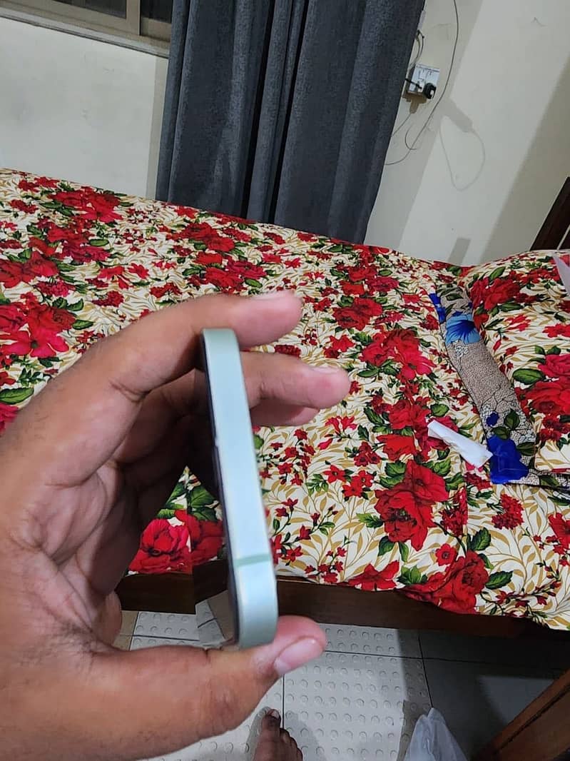 Apple iPhone 12 3