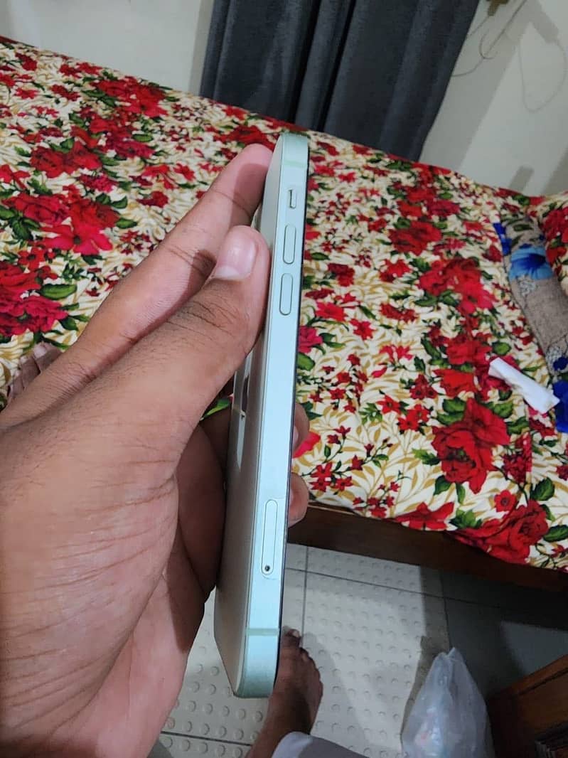 Apple iPhone 12 5