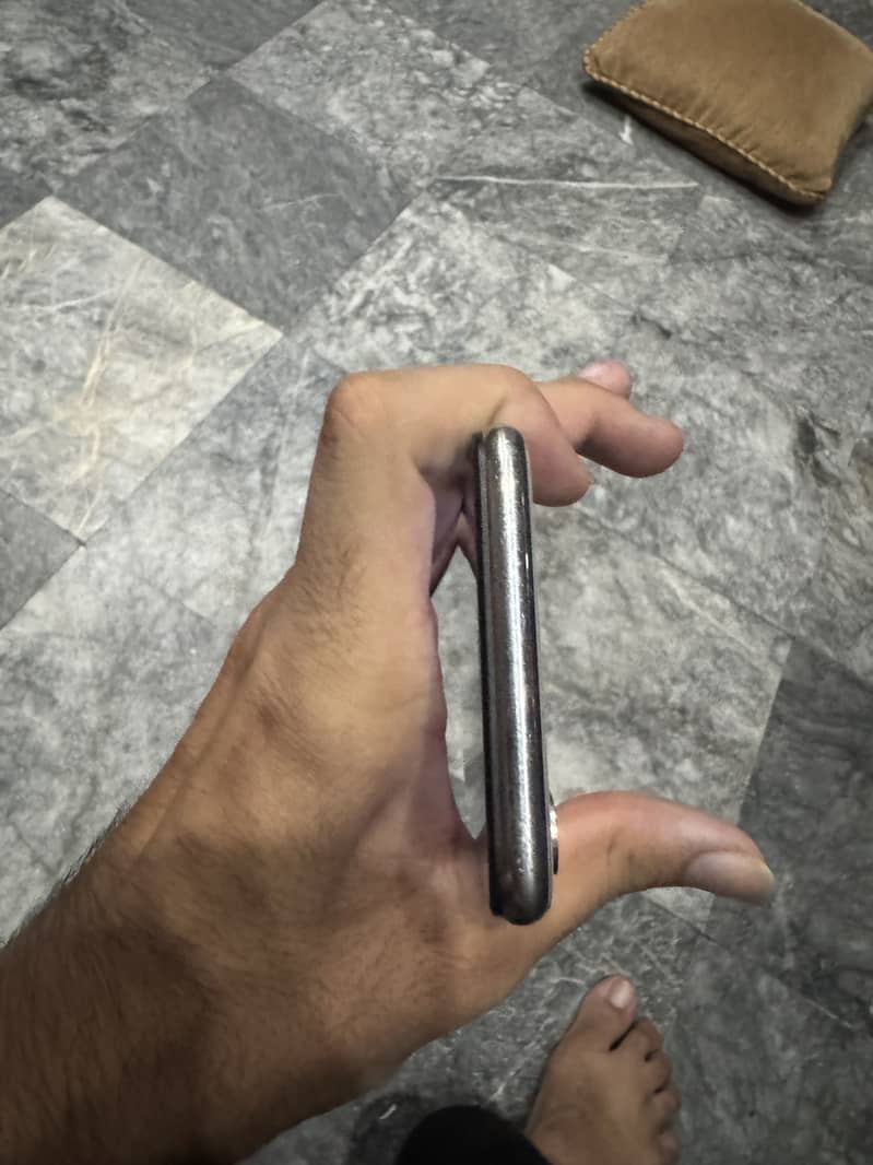 Apple iPhone X 3