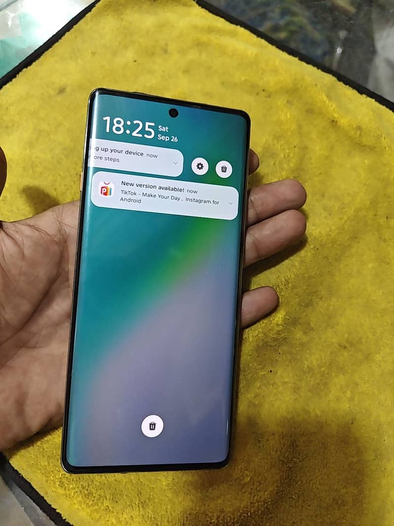 Tecno CAMON 40 Pro 1