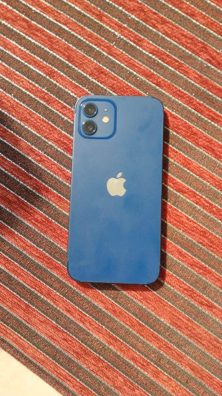 Apple iPhone 12 4