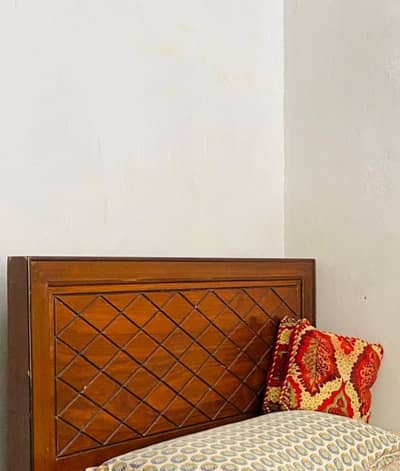 2 single beds han wood ma bany hua hn full size used ma availble han