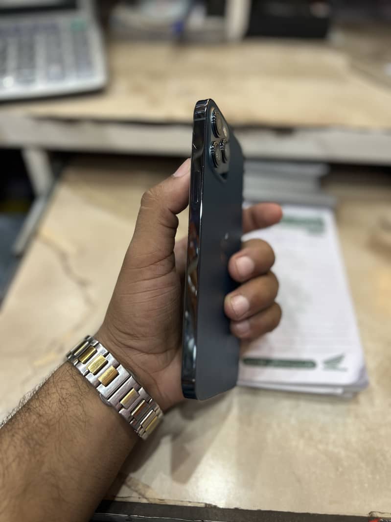 Apple iPhone 12 Pro Max 3