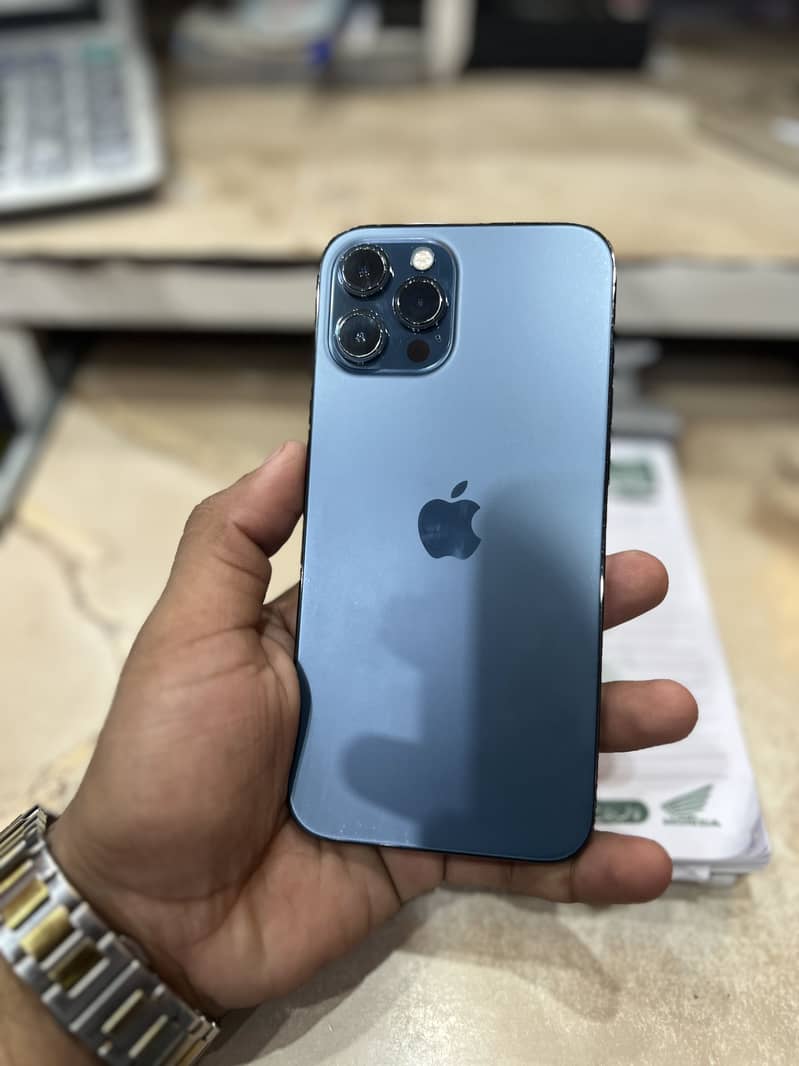 Apple iPhone 12 Pro Max 4