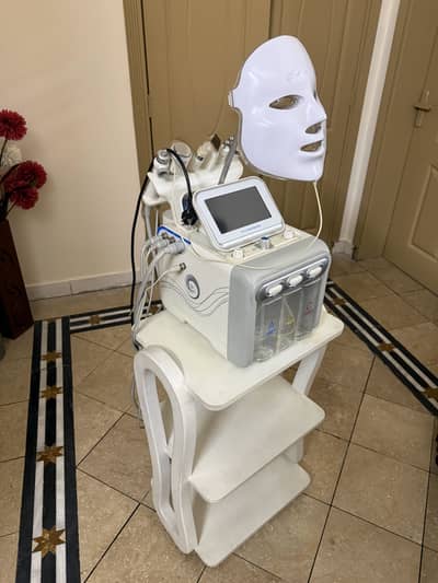 Hydrafacial machine with trolley