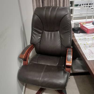 new office chair for sell 10/10 conditions