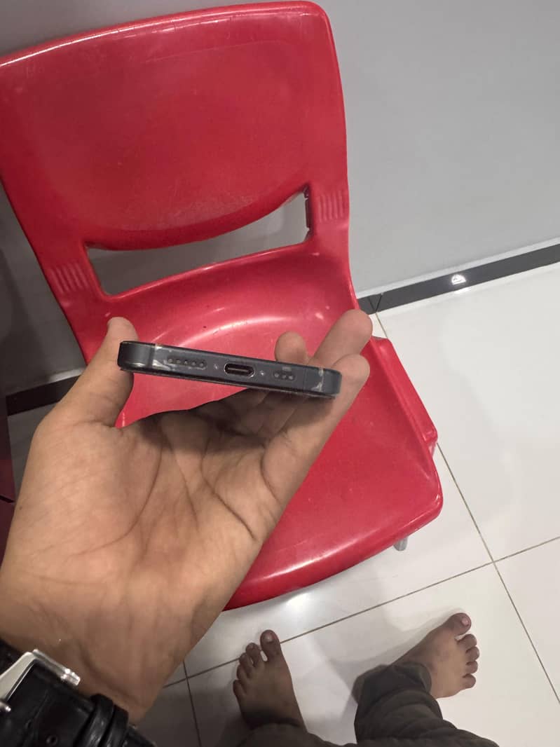 Apple iPhone 15 Pro 2