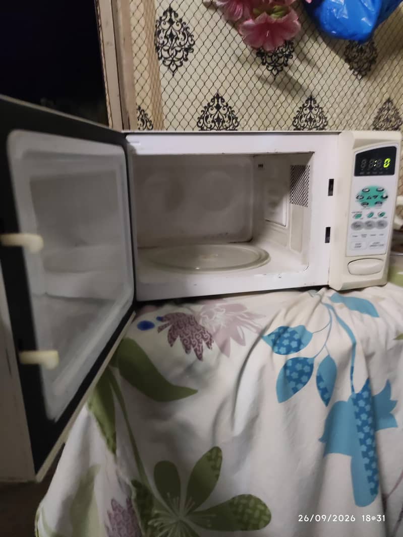 microwave oven 2