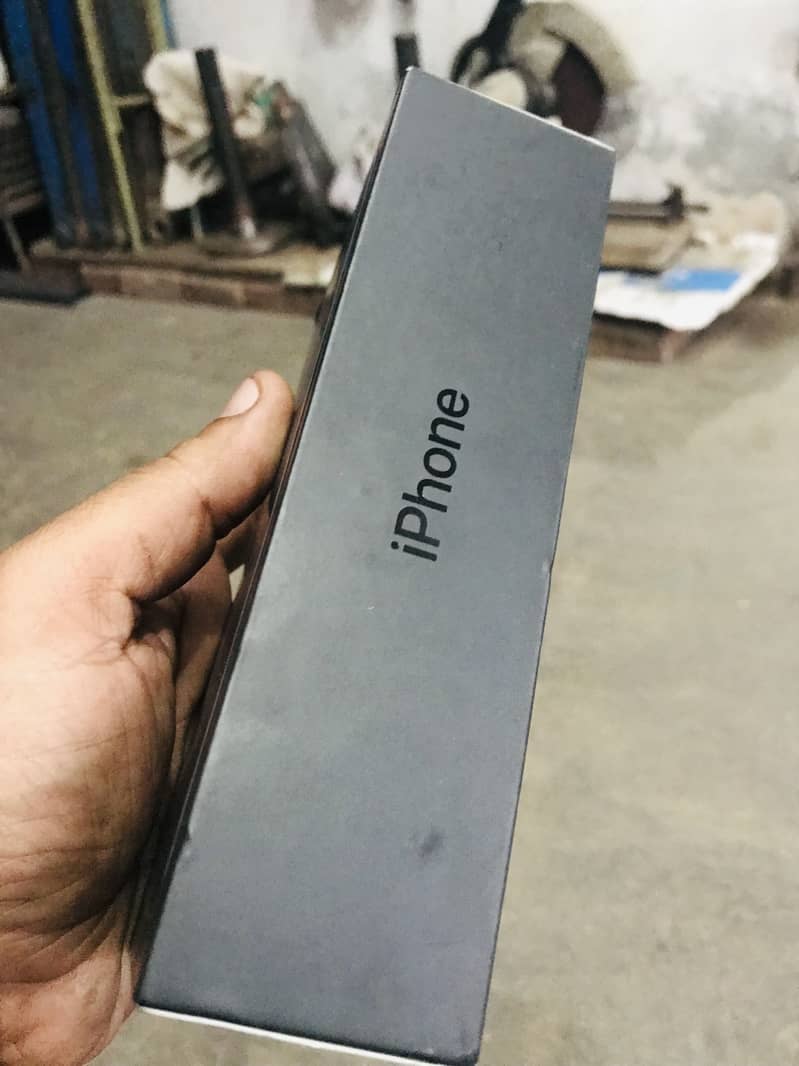 Apple iPhone 7 Plus 0