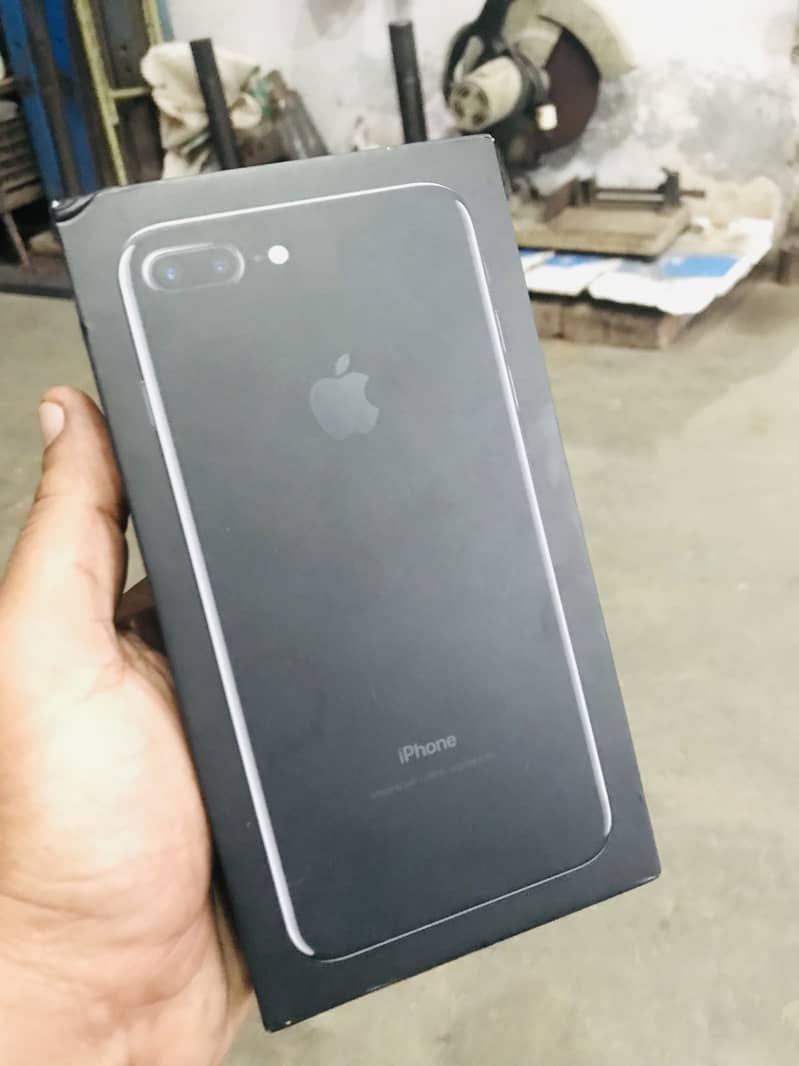 Apple iPhone 7 Plus 2
