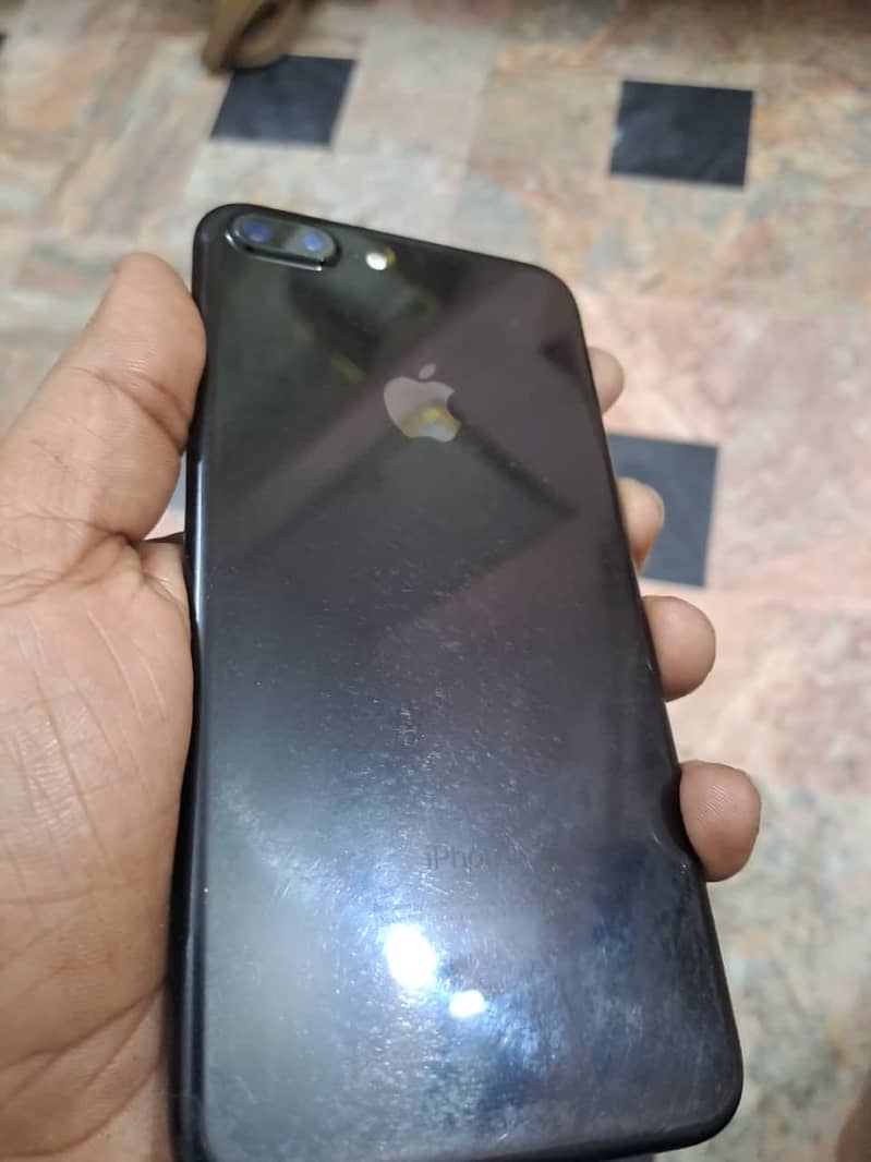 Apple iPhone 7 Plus 3