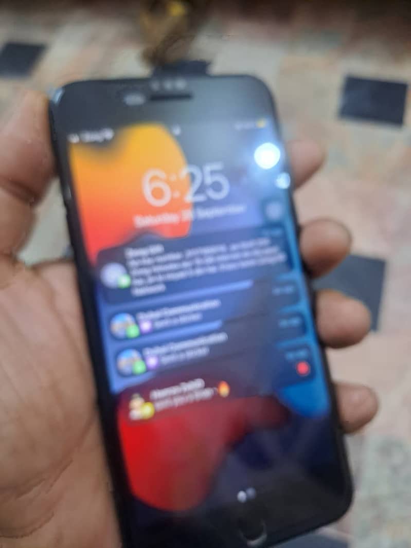 Apple iPhone 7 Plus 9