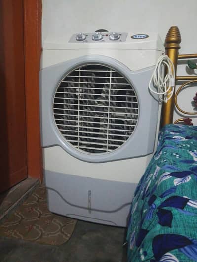 220 air color best condition urgent sale. contact serious buyer