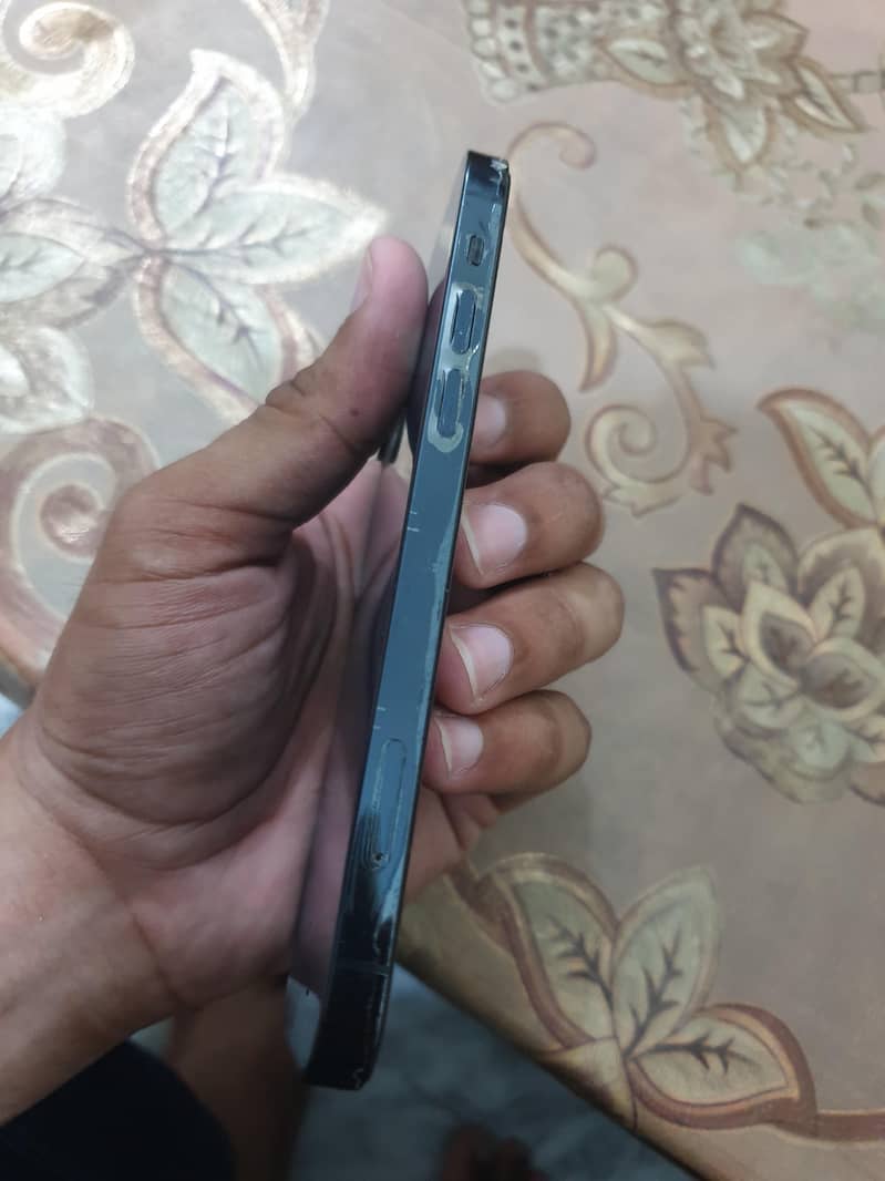 Apple iPhone 12 Pro 1