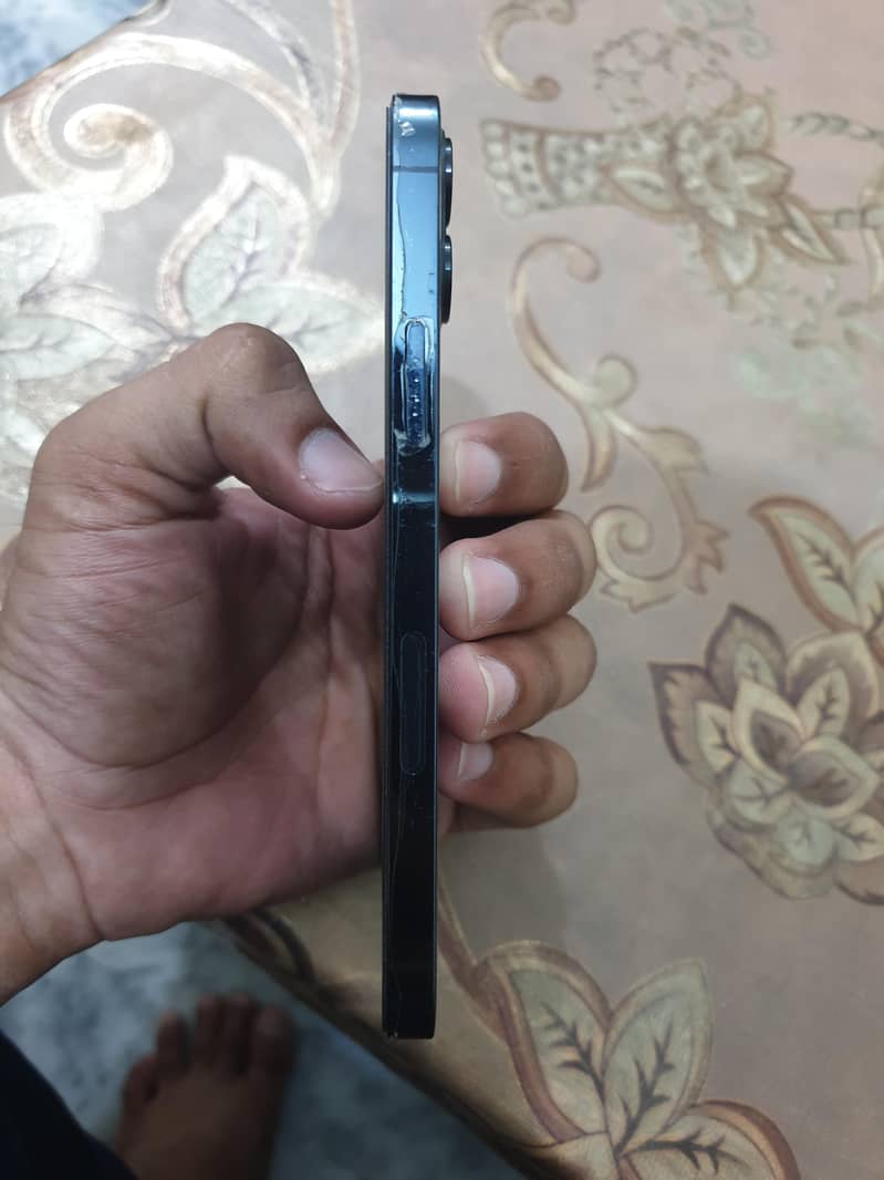 Apple iPhone 12 Pro 3