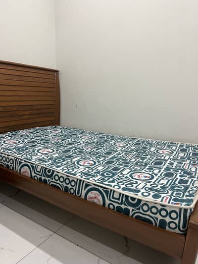 QUEEN SIZE BED