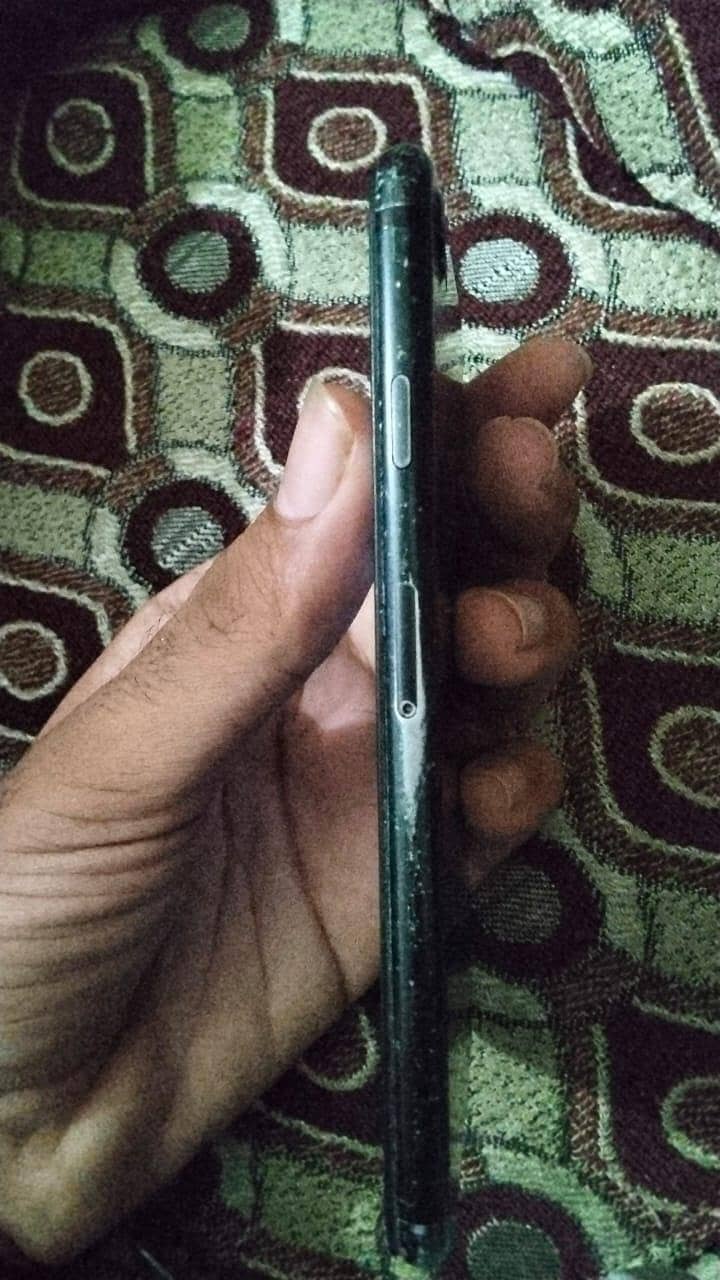 Apple iPhone 7 3