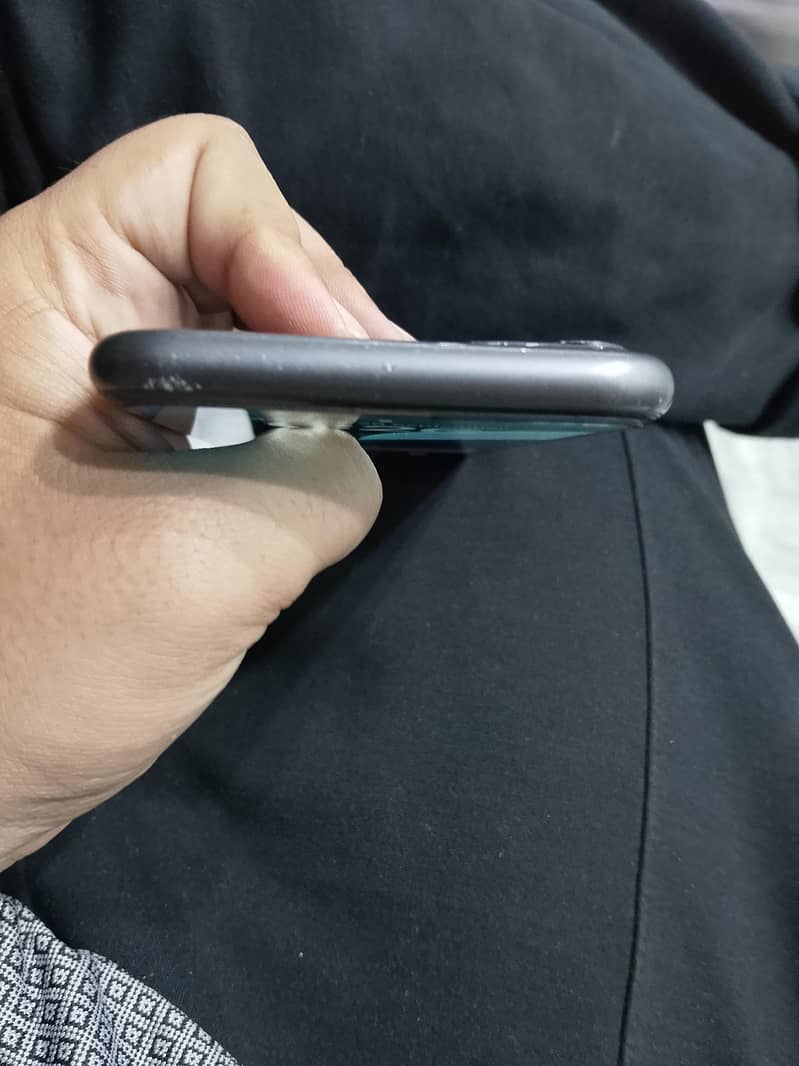 Apple iPhone 11 5
