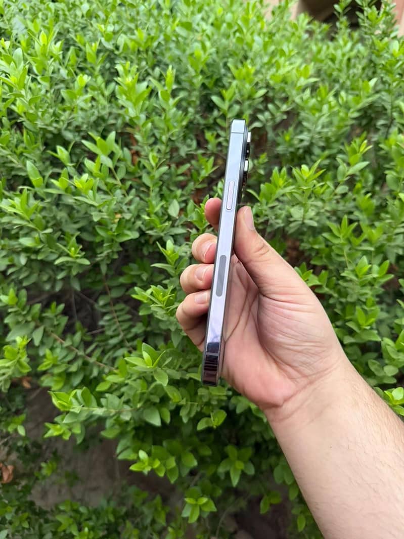 iPhone 14 Pro Max 4