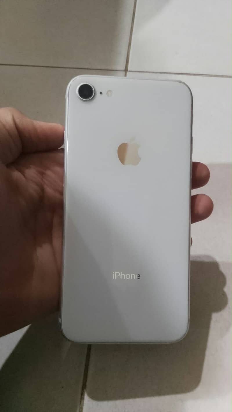 Apple iPhone 8 1