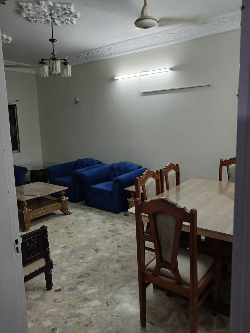 Dining table 0