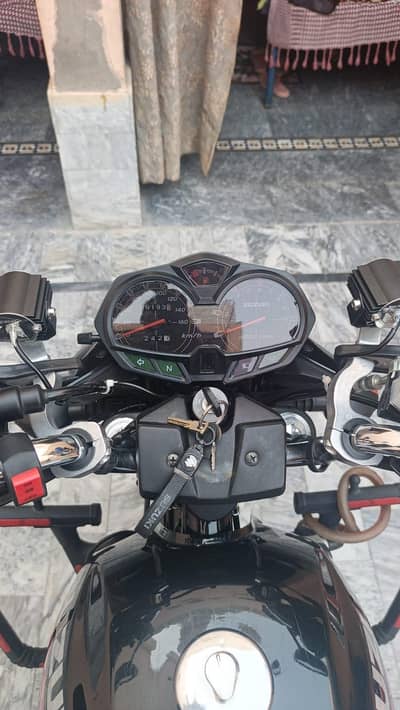 SUZUKI GR150 - BLACK