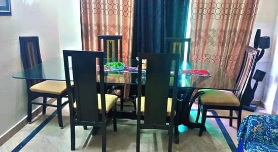 Elegant Dining Table Set