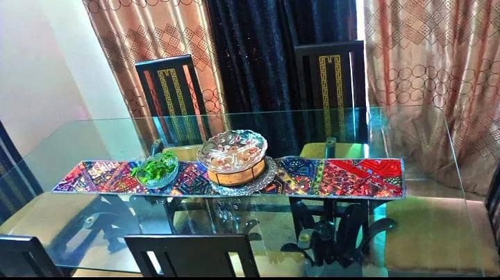 Elegant Dining Table Set 4