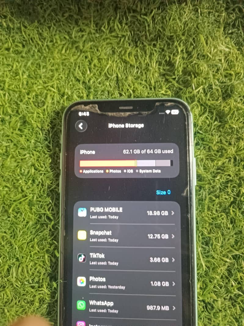 Apple iPhone 11 4
