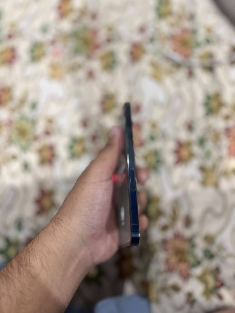 Apple iPhone 12 Pro 3