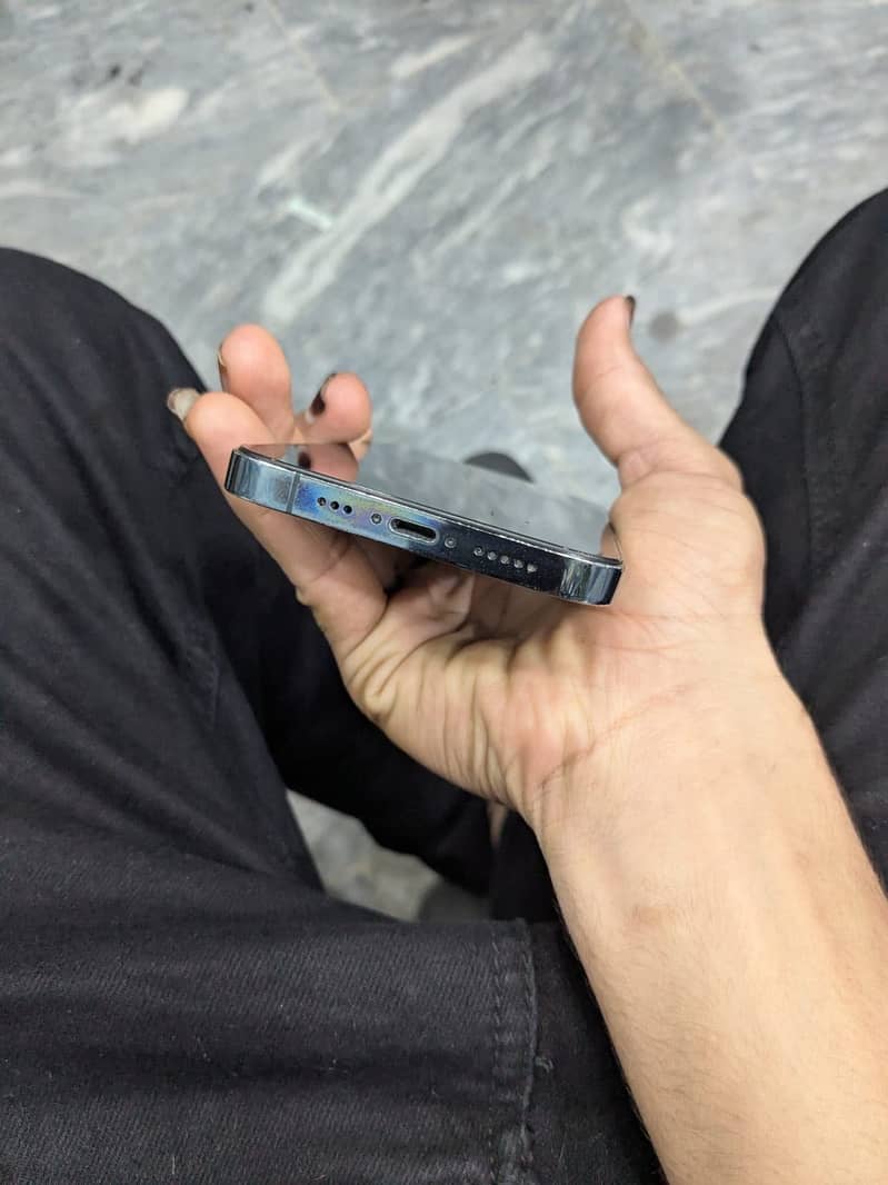 Apple iPhone 12 Pro 2
