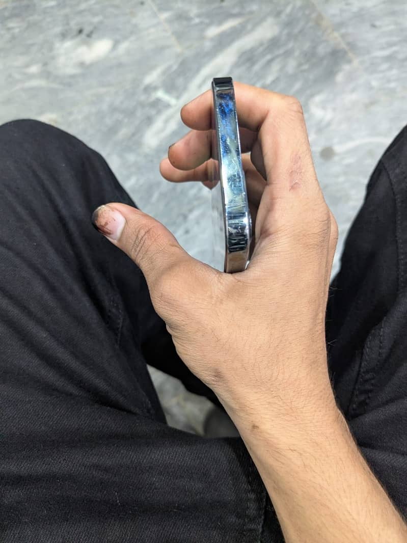 Apple iPhone 12 Pro 3