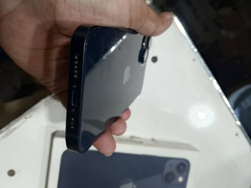 Apple iPhone 13 3