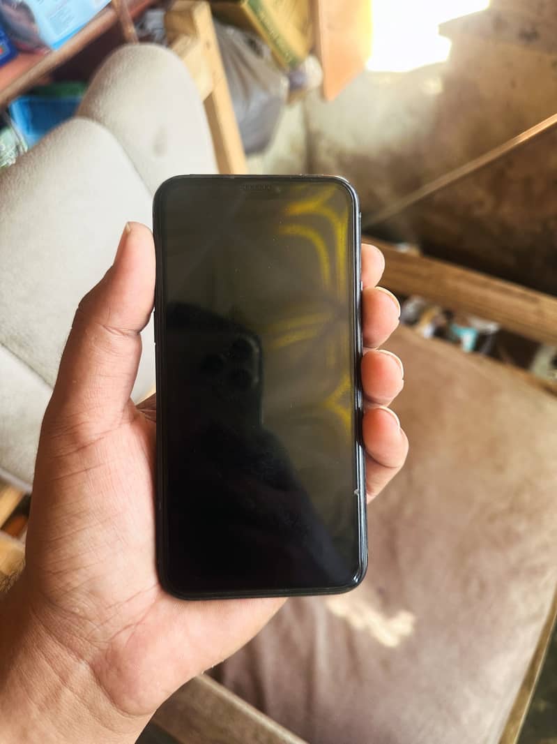 Apple iPhone 11 Pro 1