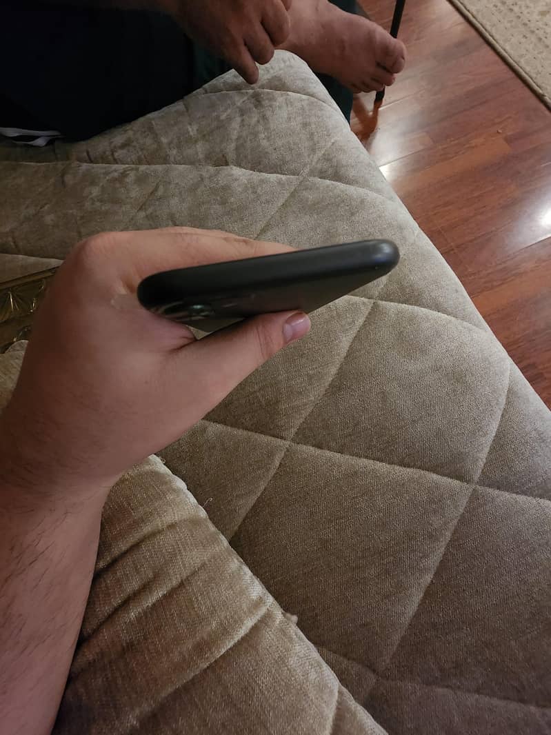 Apple iPhone 11 2