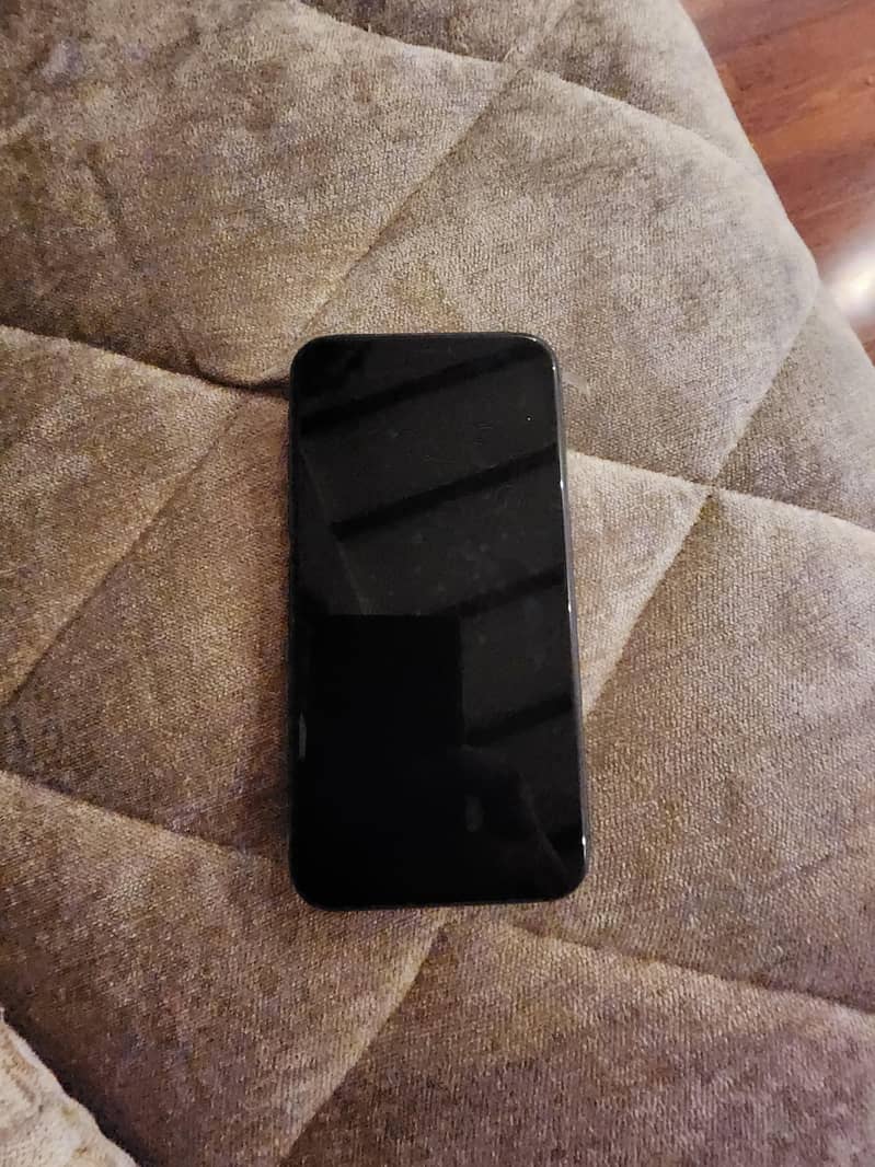 Apple iPhone 11 4