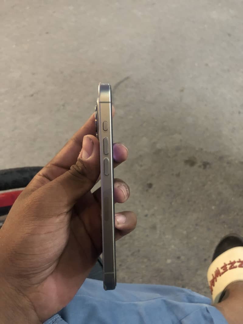 Apple iPhone 15 Pro 5