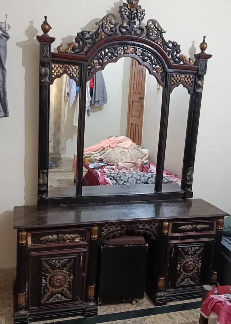 King bed 0